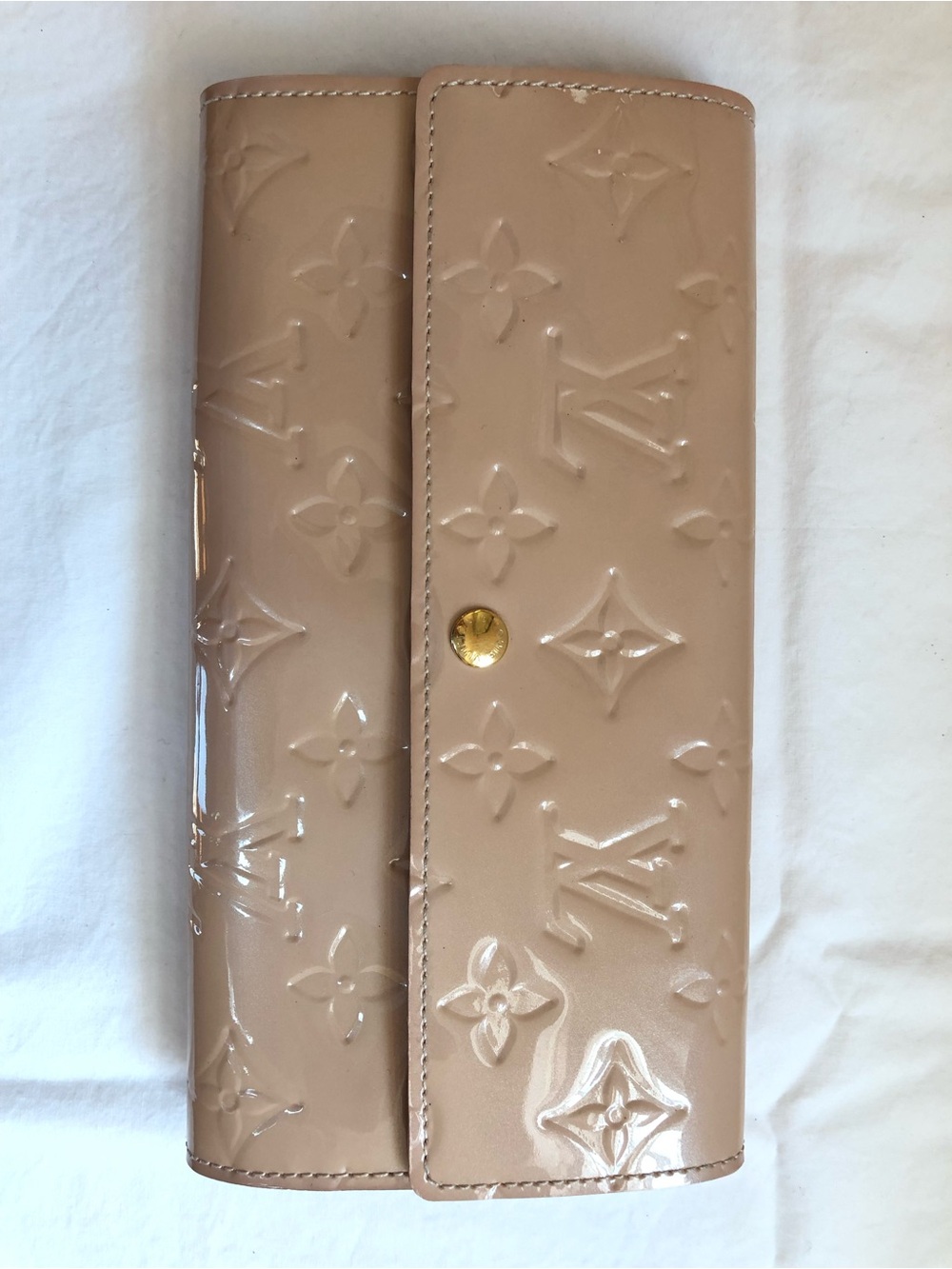 Authentic Louis Vuitton Monogram Vernis Sarah Wallet - Beige
